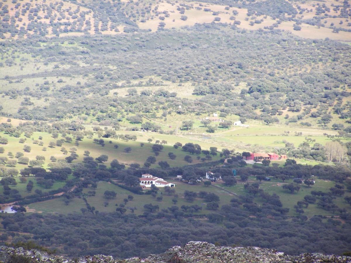 Casa Rural De La Finca Sierra Grande Hornachos Dış mekan fotoğraf